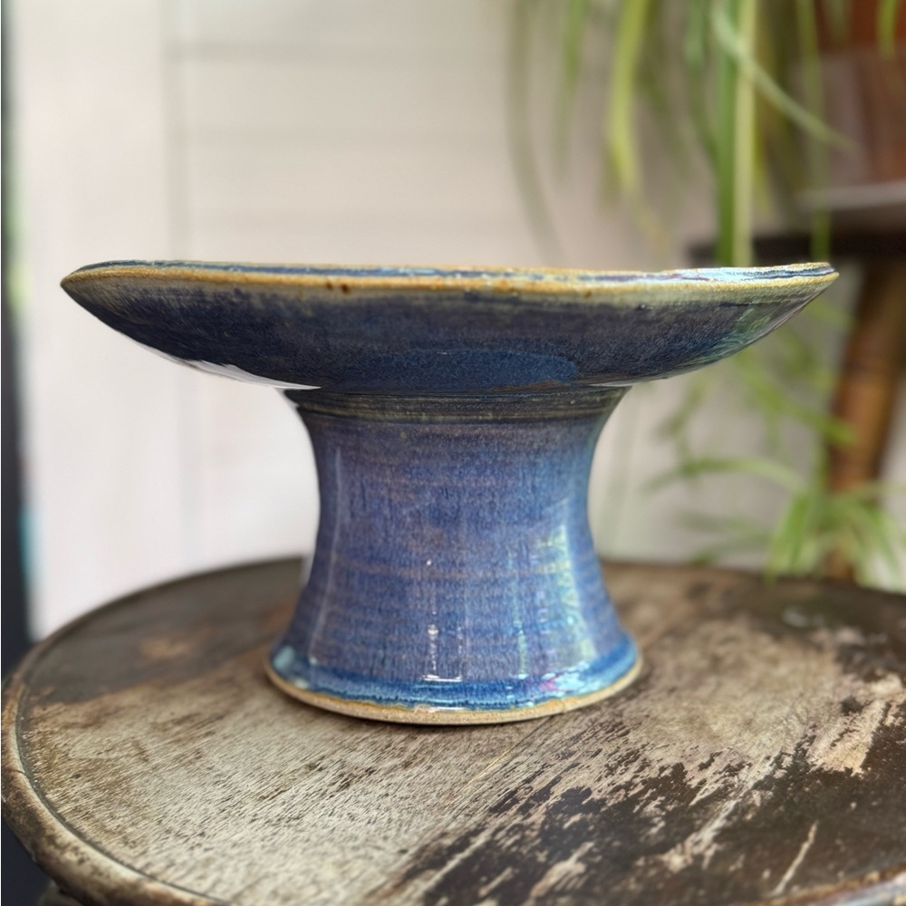 Handcrafted Blue studio pottery signed Pedestal plate - Picture 2 of 10